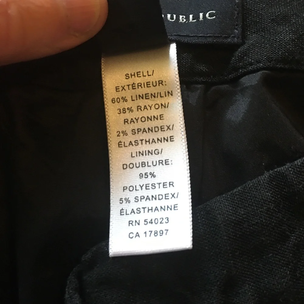 Banana Republic Martin Linen Blend Black Pants with Button Detail Size 4 Long